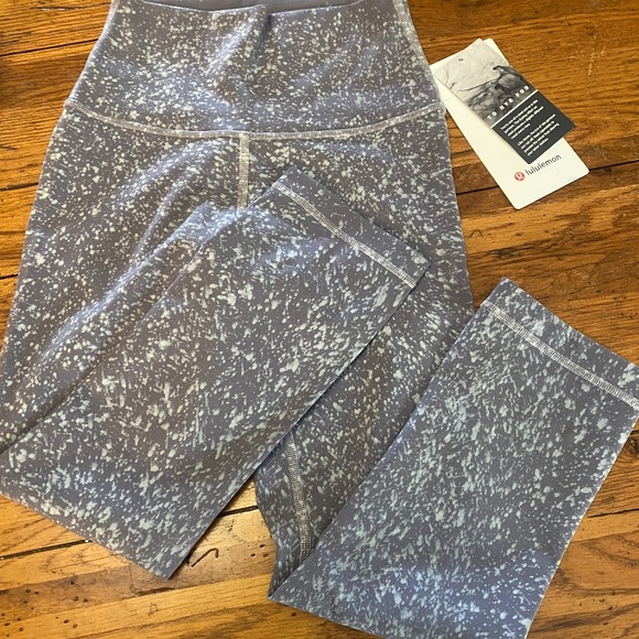 lululemon athletica Pants - Lululemon BNWT crop leggings Size 0